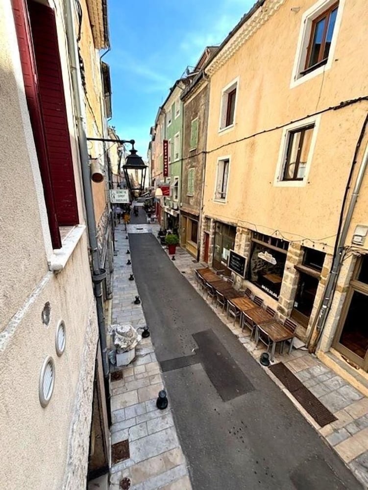 Le Clos Androne 1