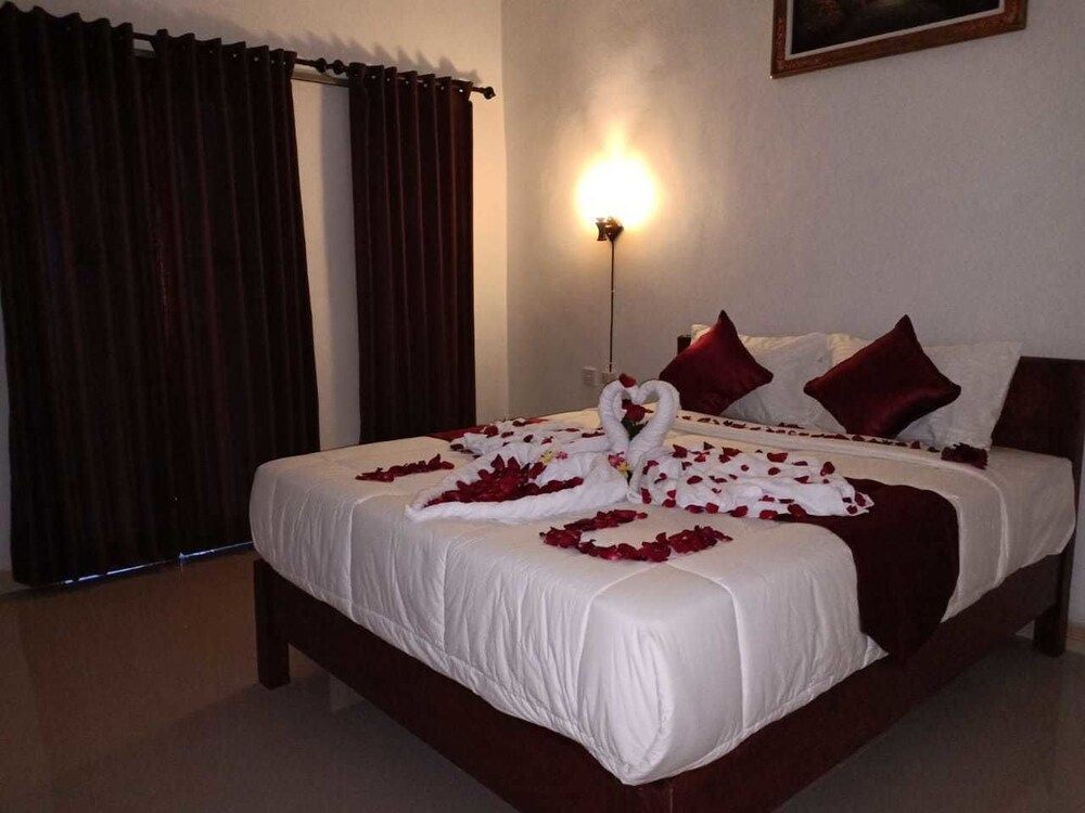Santhi Guna Bungalow 2