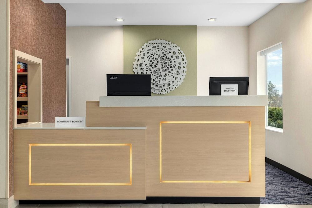 Fairfield Inn & Suites Indianapolis Airport 2