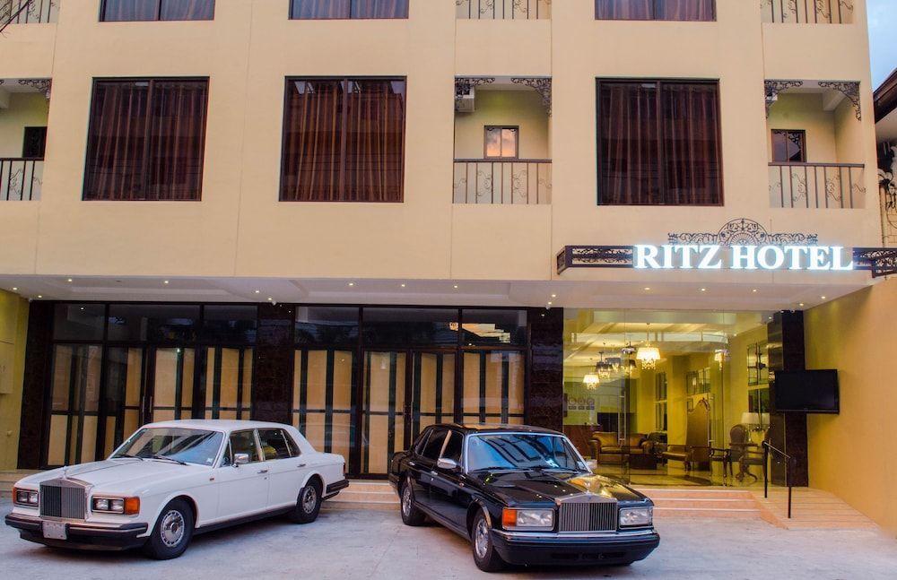 Ritz Hotel Angeles 1