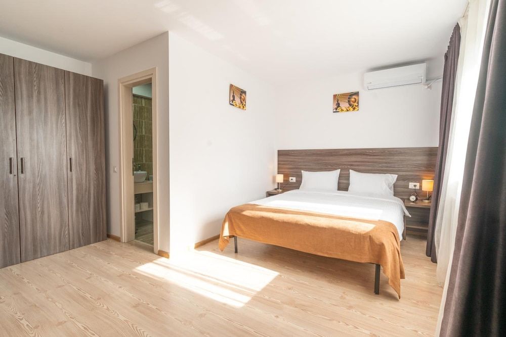 Bliss Inn Tunari 1