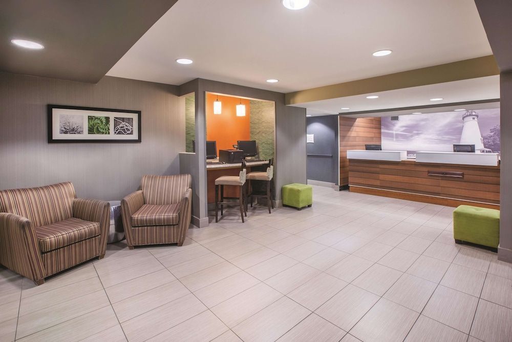 La Quinta by Wyndham Erie 2