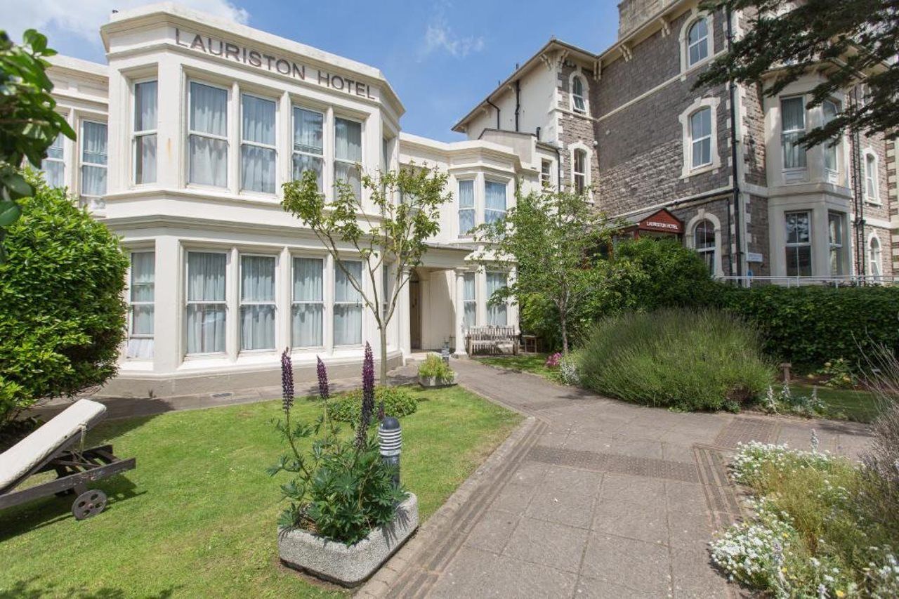 Lauriston Hotel 2