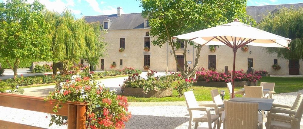 Hôtel Le Manoir De Mathan Crépon à la campagne 5 mn d'Arromanches et 10 mn de Bayeux 1
