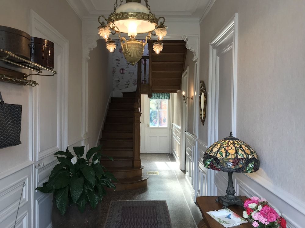 LA MAISON LEONARD 2