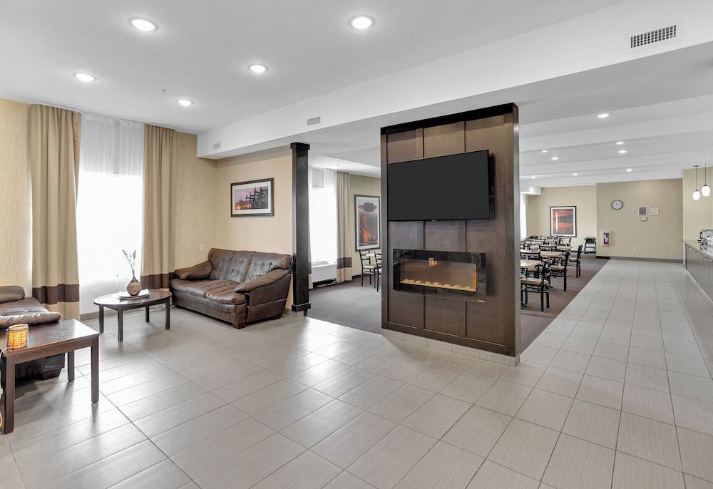 Duvernay Inn & Suites 2