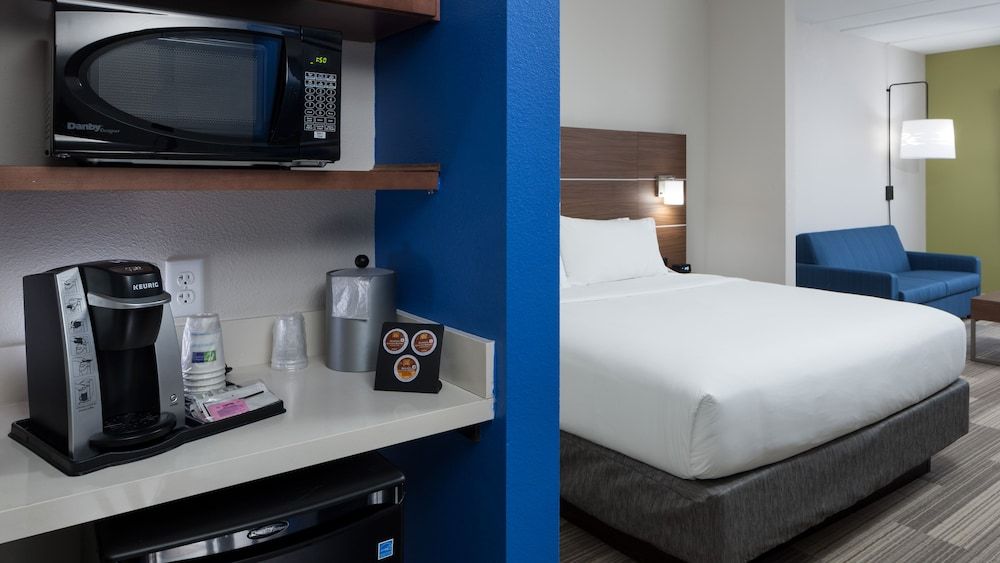 Holiday Inn Express & Suites ORLANDO AT SEAWORLD by IHG 2