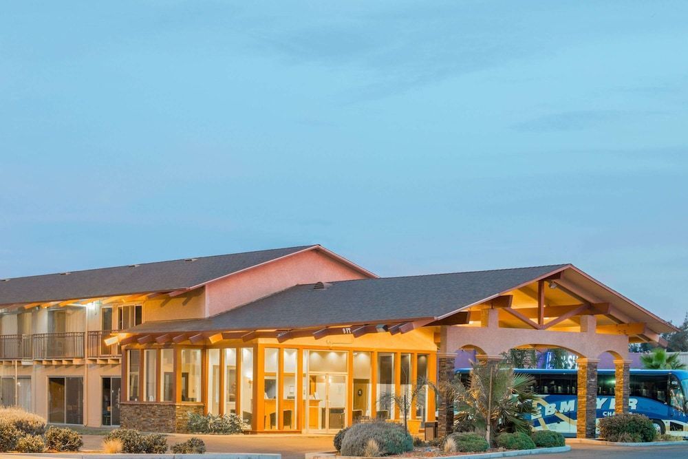 Days Inn by Wyndham Modesto 1