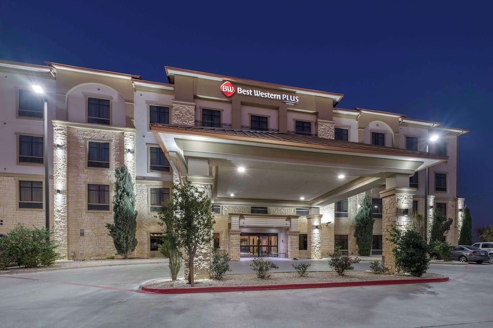 Best Western Plus Midland Suites 1