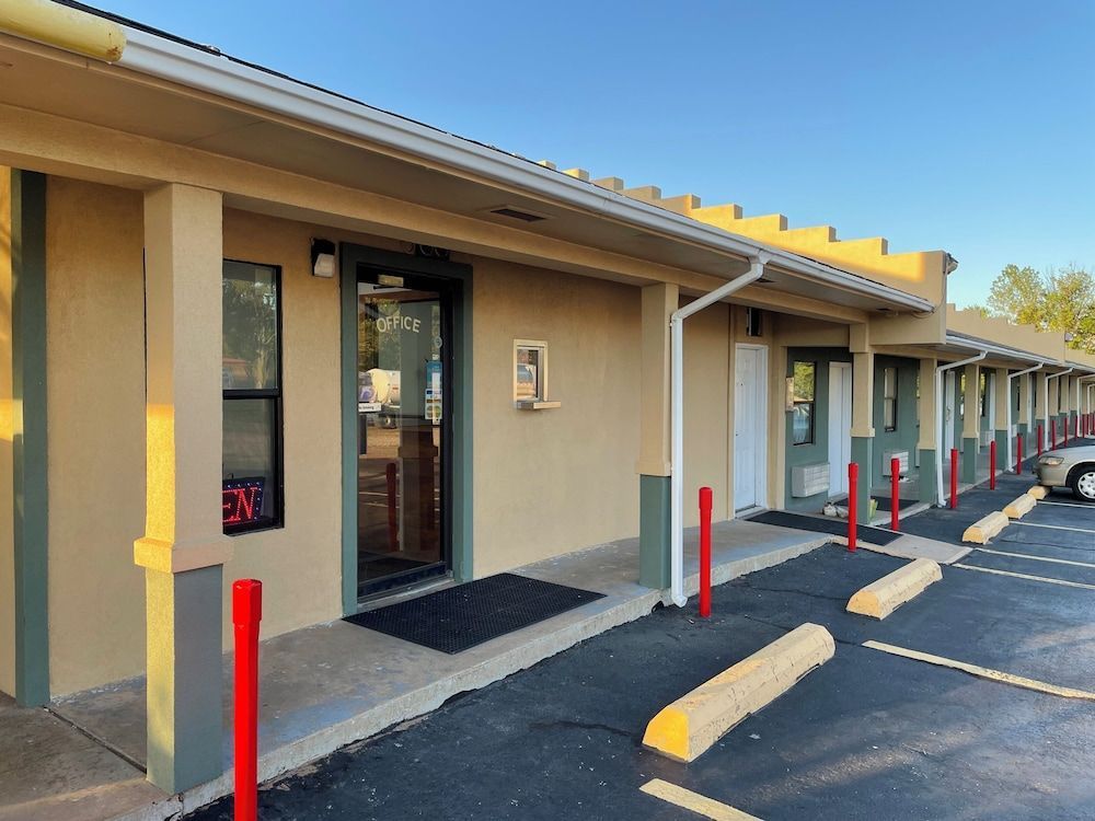 Executive Inn of Purcell 2