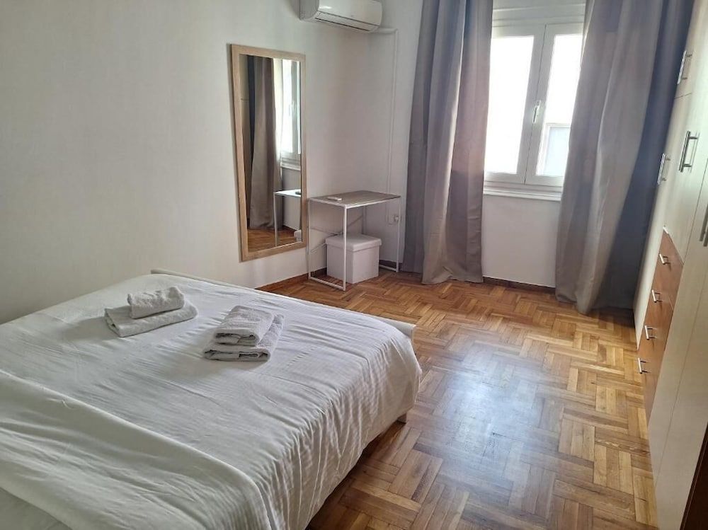 Plaka Luxury Apartment 1