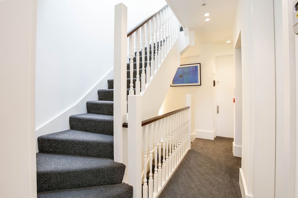 StayPrime Kensington Serviced Apartments 2