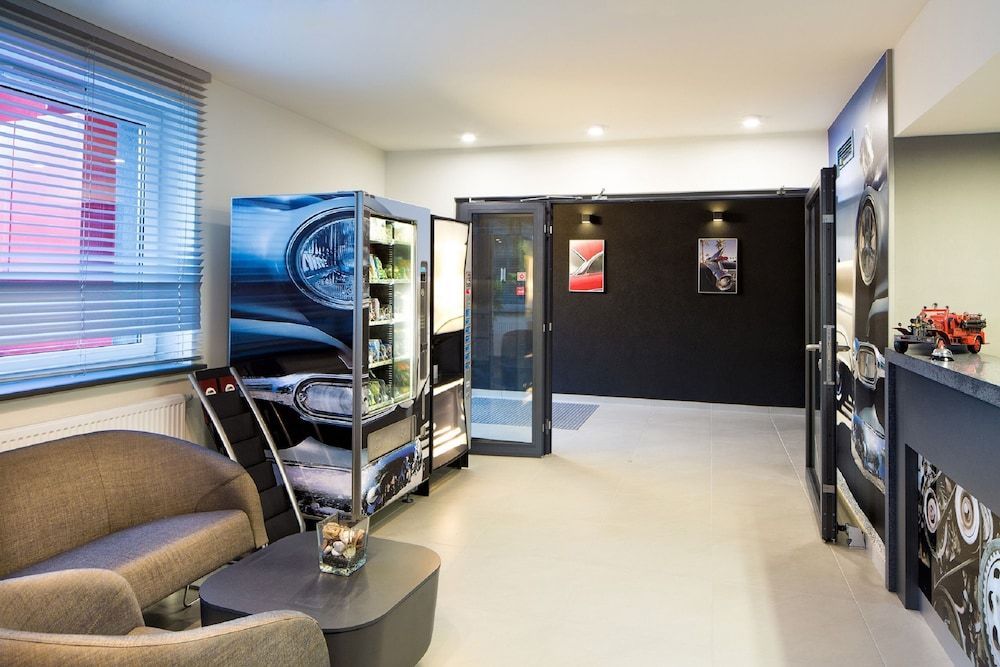 Automobil Hotel 2