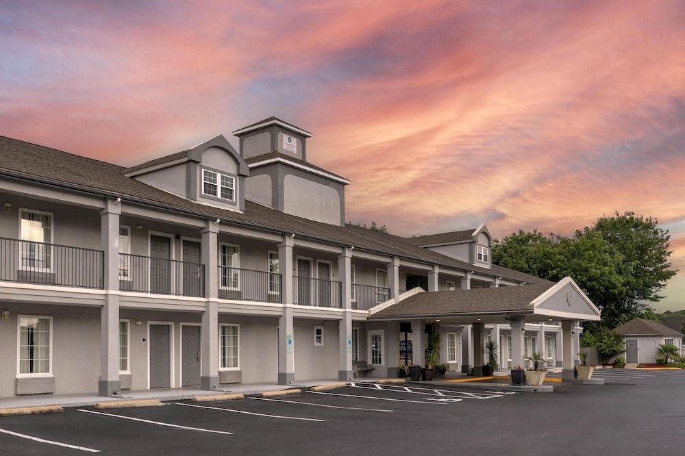 SureStay Plus Hotel by Best Western Asheboro 1