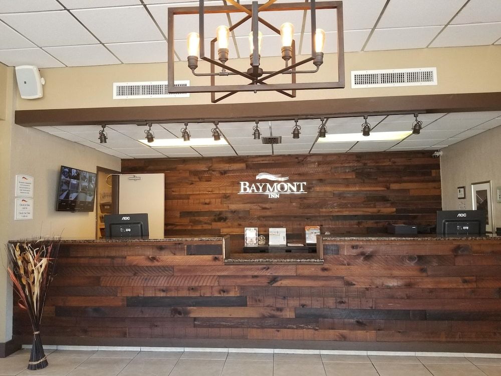 Baymont by Wyndham Sarasota 2