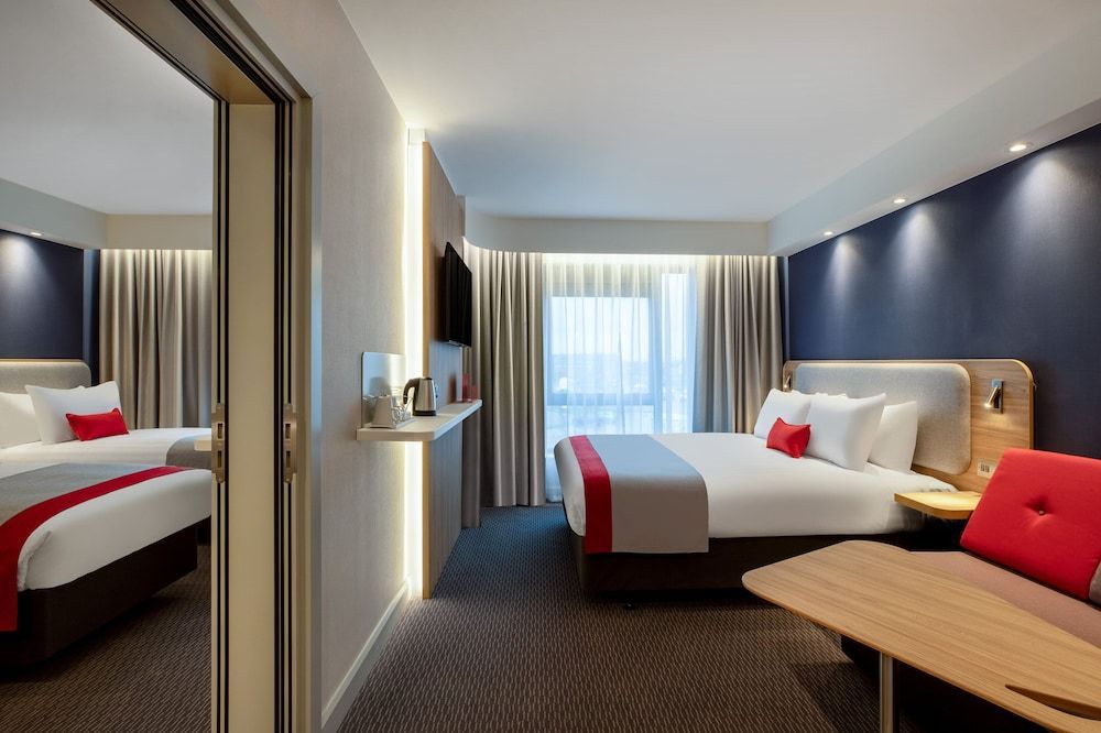 Holiday Inn Express MARNE-LA-VALLÉE VAL D'EUROPE by IHG 2