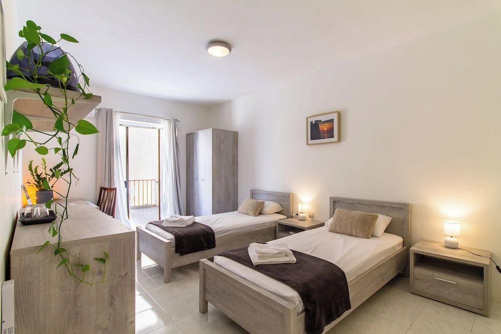 SwieqiStay room2 private bath - Paceville 1