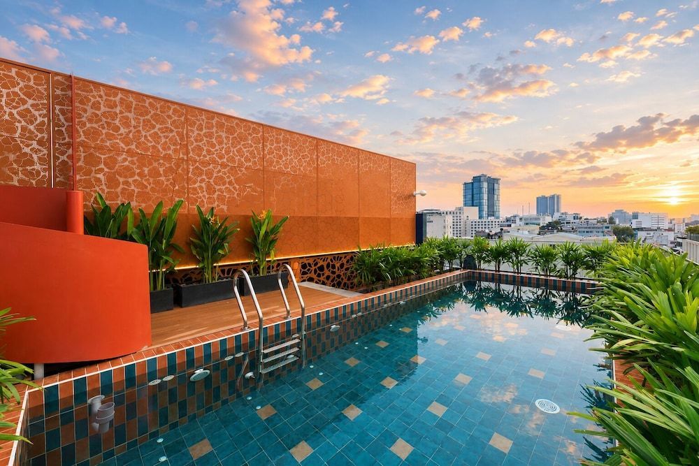 KiN Hotel Ly Tu Trong Edition 1