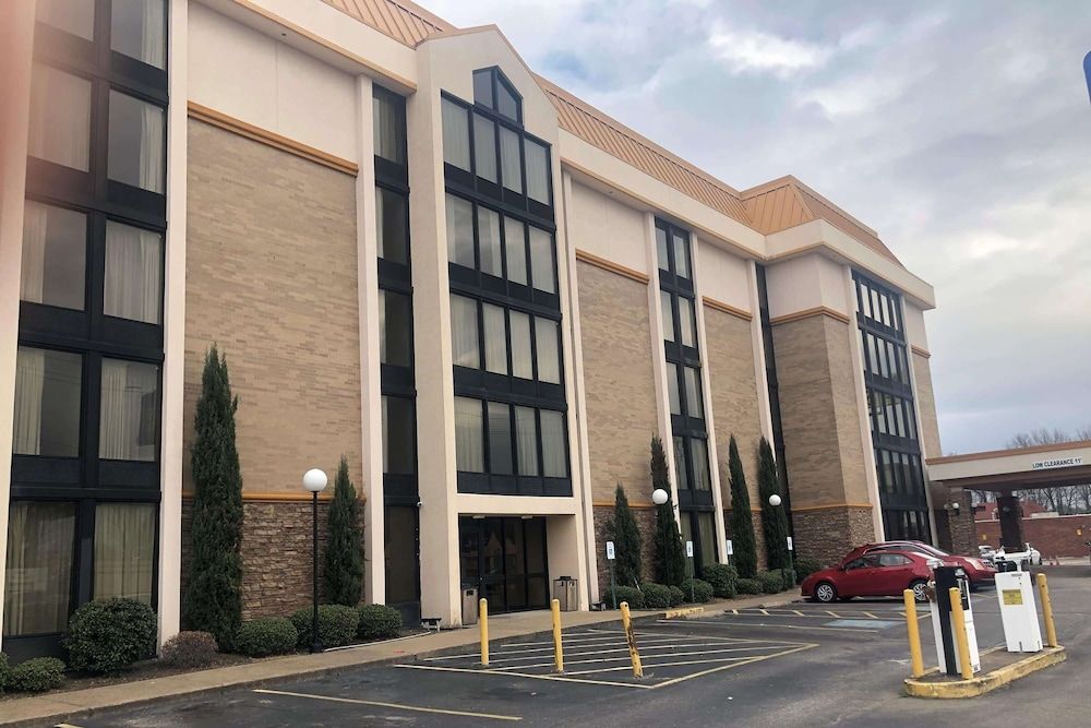 AmericInn by Wyndham Memphis East 1