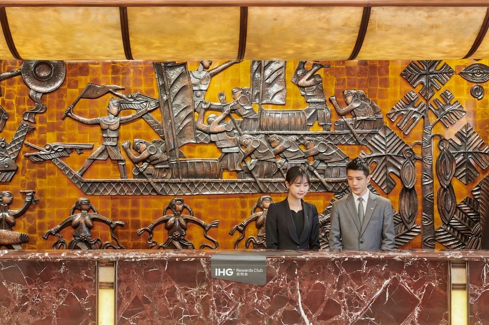 Crowne Plaza Zhuhai City Center by IHG 2