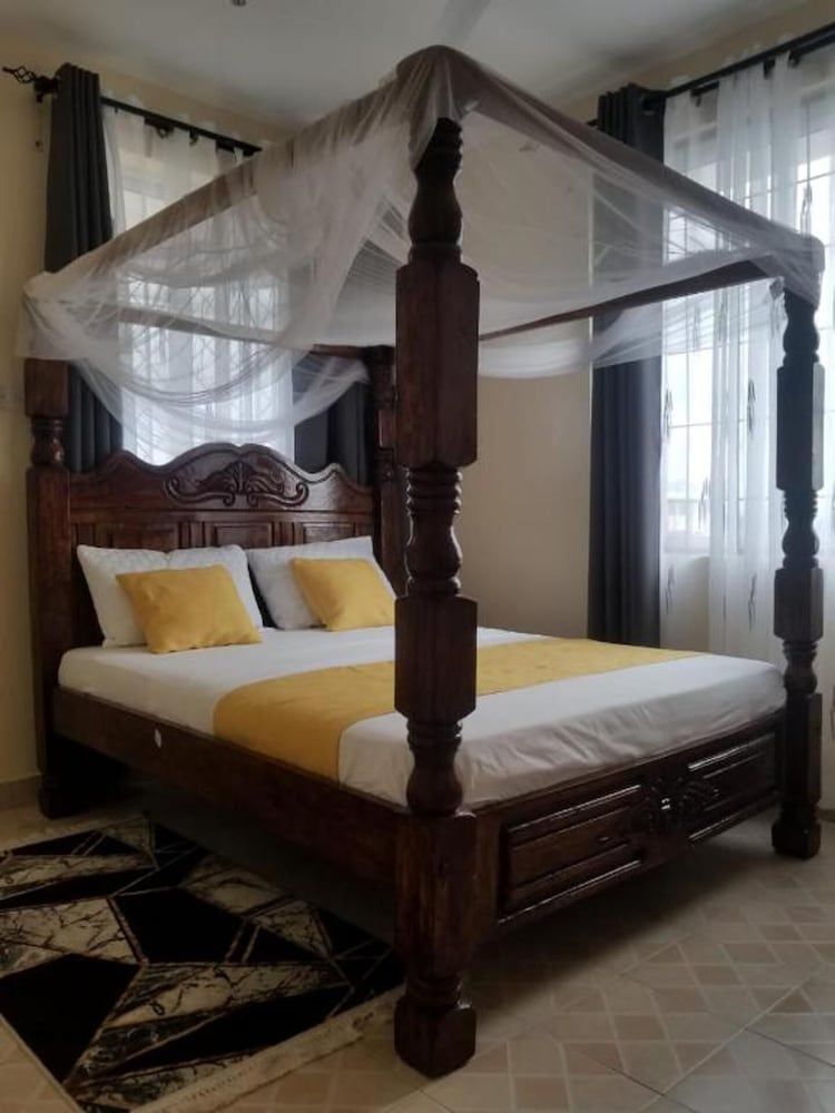 1-Bed - Sleeps 2 - w Free Parking 2