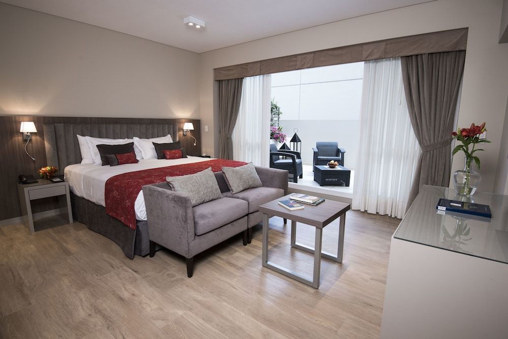 ARC Arenales Studios & Suites 1