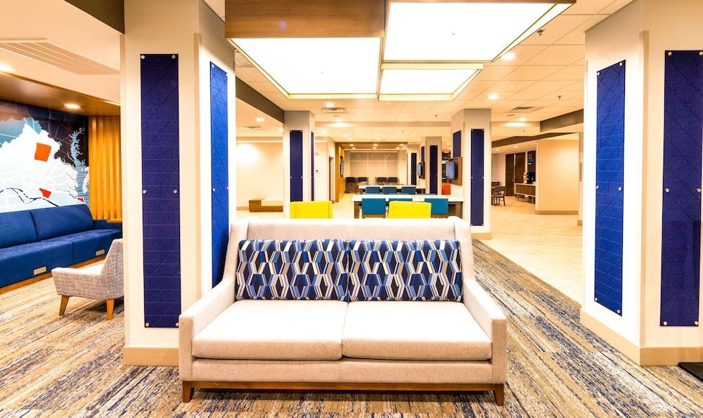 Holiday Inn Express & Suites HARRISONBURG – UNIVERSITY AREA by IHG 2