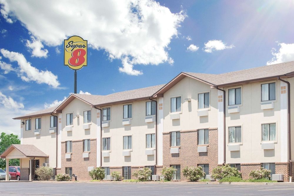 Super 8 by Wyndham Abilene KS 1