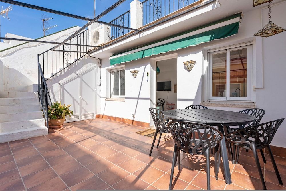 Bright rooftop by Costarentals - Ref 255 1