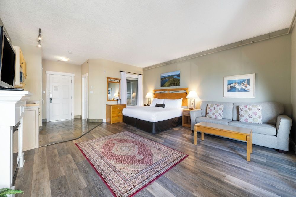 Sidney Waterfront Inn & Suites 2