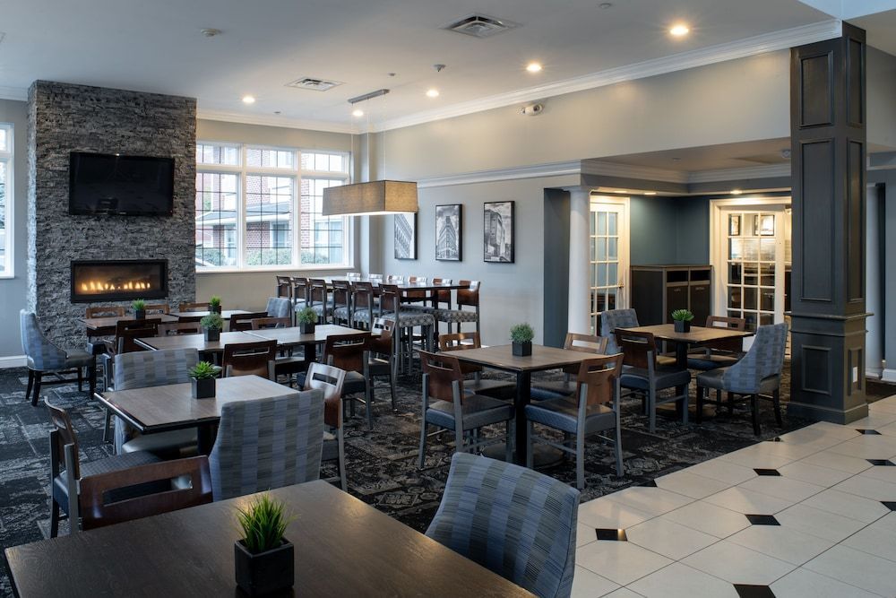 Best Western PLUS Franklin Square Inn 2