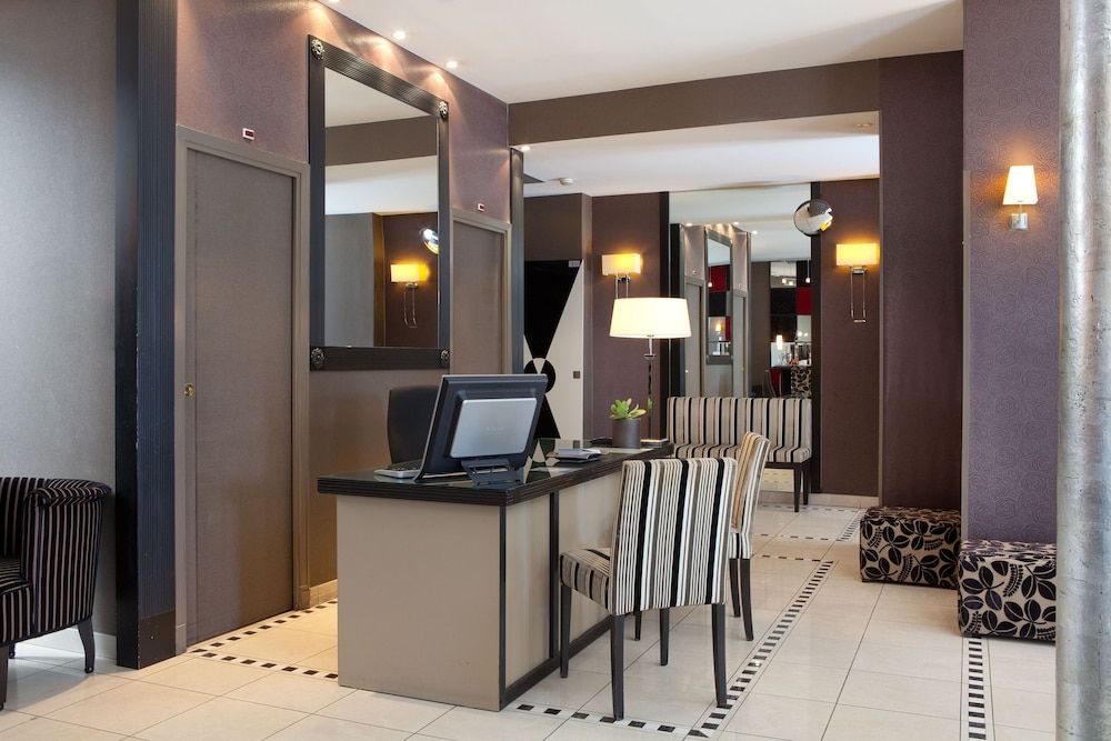 Hotel Eiffel Seine 2