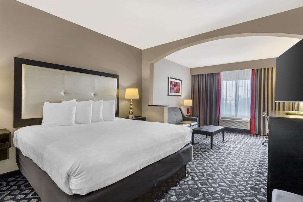 Best Western Plus Laredo Inn & Suites 1