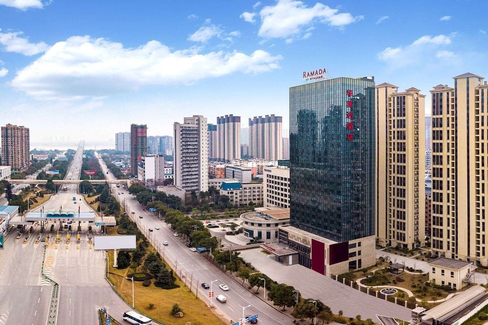 Ramada by Wyndham Huangshi Huangshigang 1