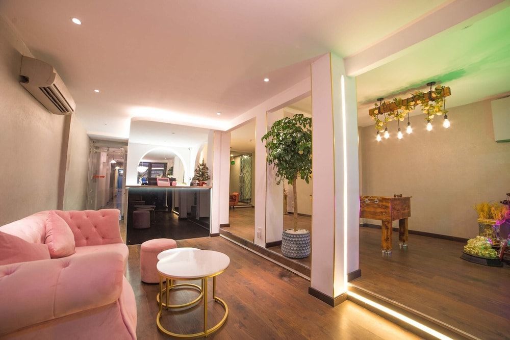 Language Exchange Hotel 3 2