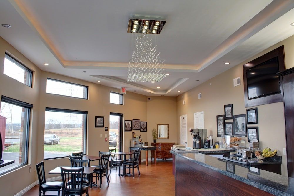 Luxbury Inn & Suites 2