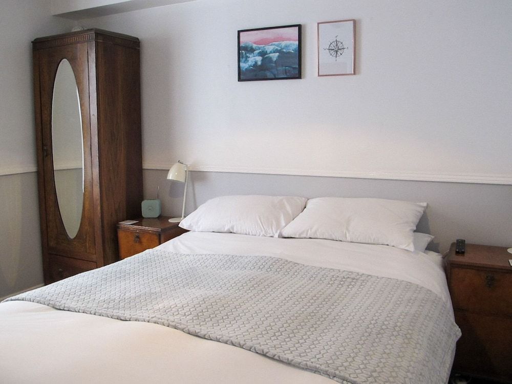 Stone's Throw Guest House 1