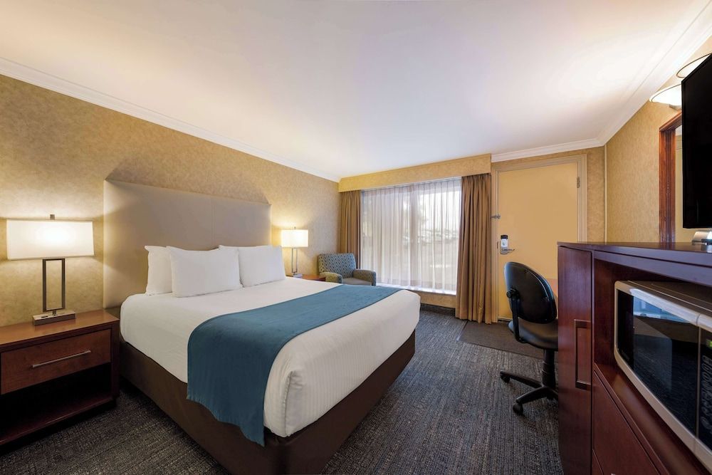 Best Western Voyageur Place Hotel 1