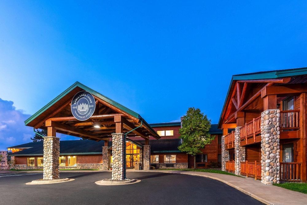 Shell Lake Lodge, a Travelodge by Wyndham 1