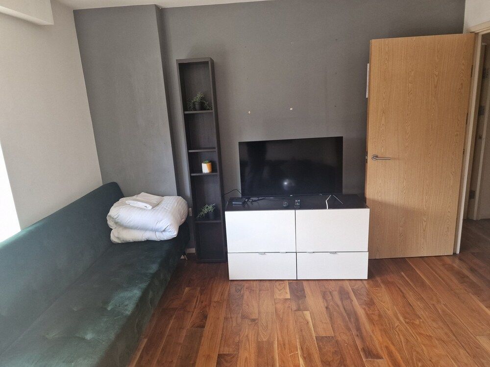 Immaculate 1-bed Apartment in London 2
