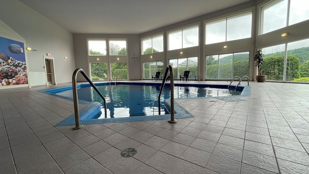 Hotel Vacances Tremblant 1