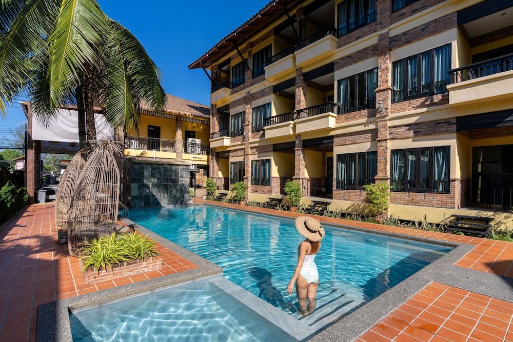 Motive Cottage Resort 1