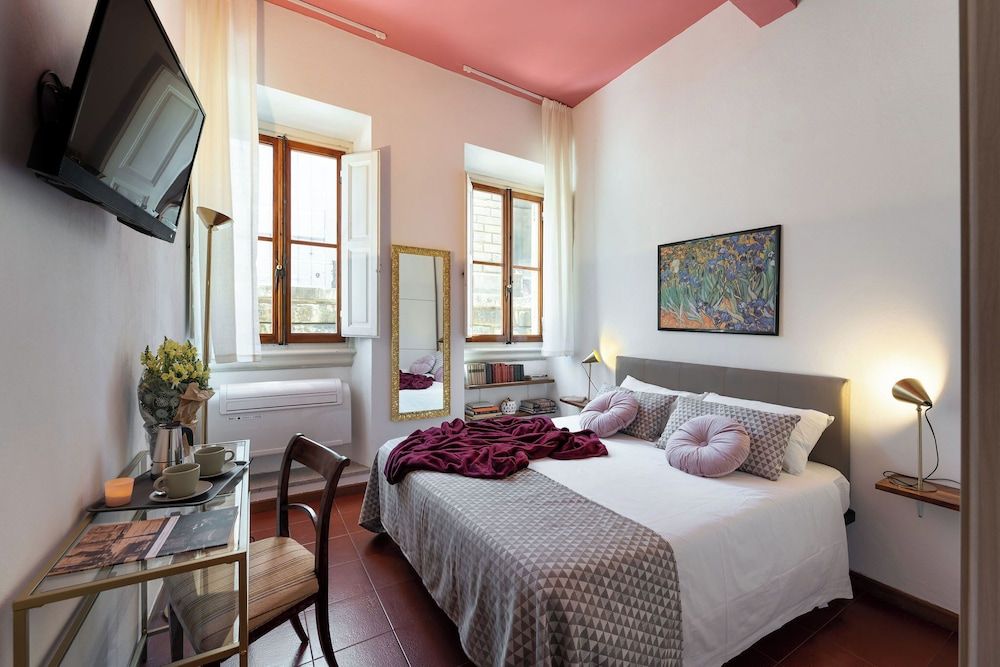Pitti - Flo Apartments charme su Piazza Pitti 2
