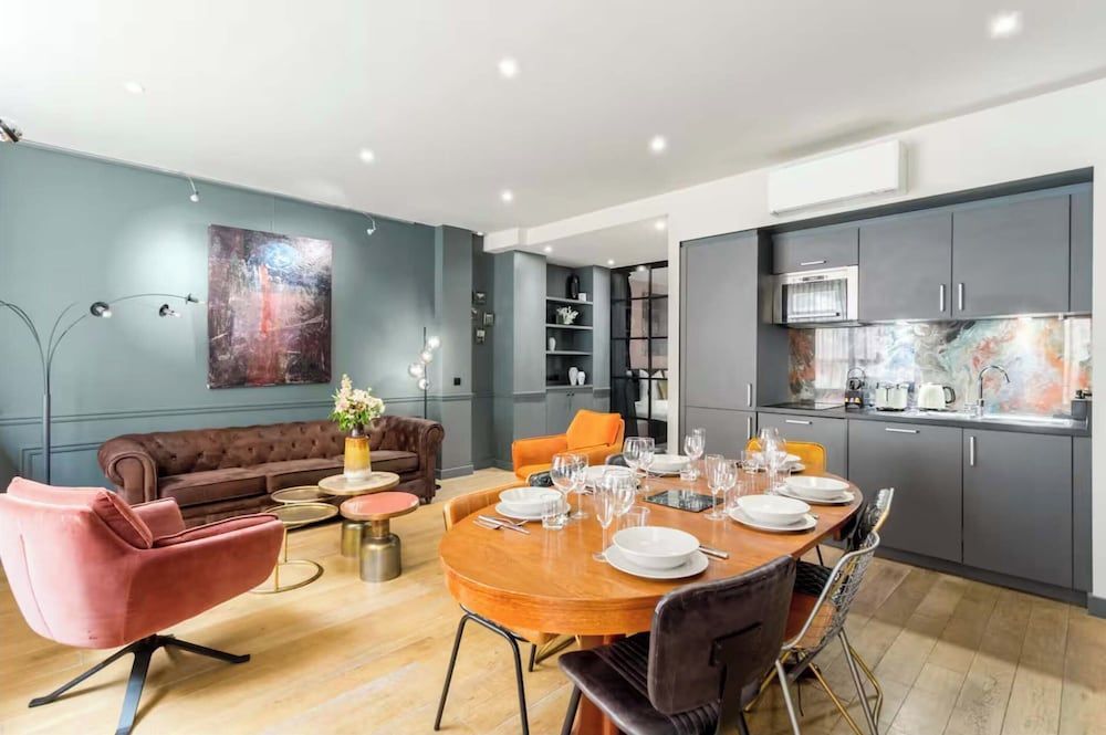 Place des Vosges, Apartment With Air Conditioning 1