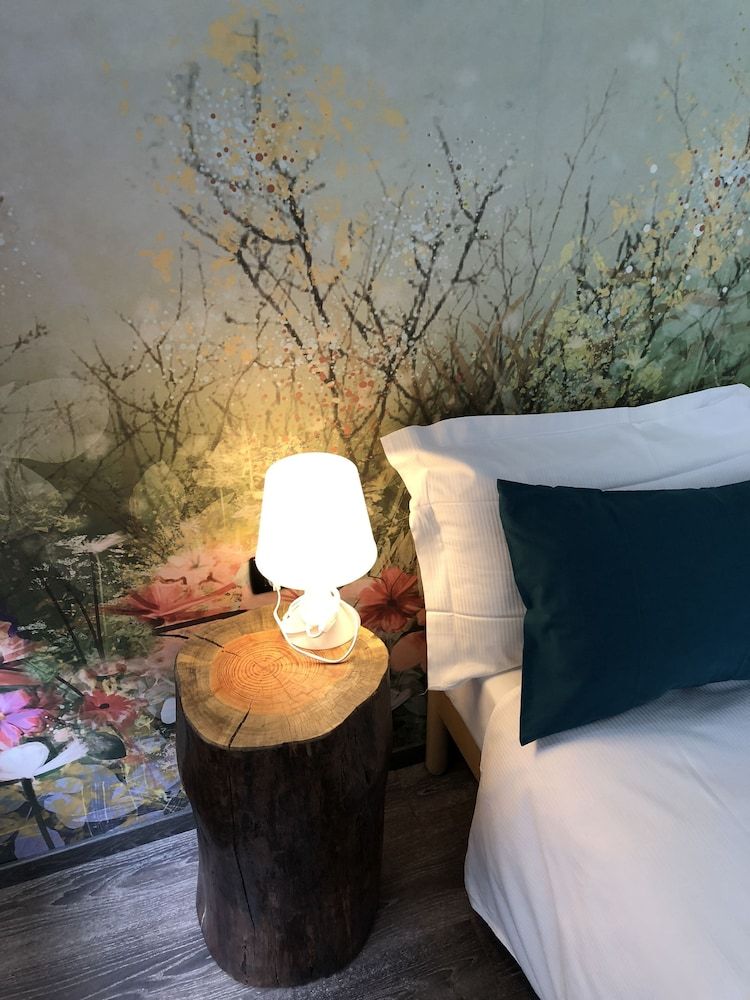 Francis Superior Rooms 2