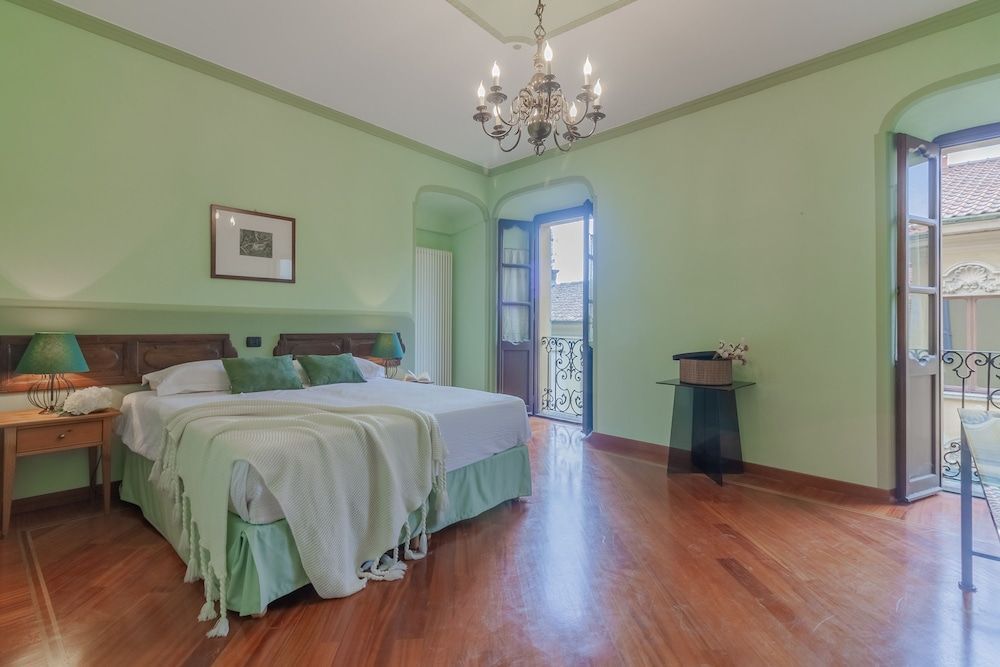 Daisy Home in Varenna 1