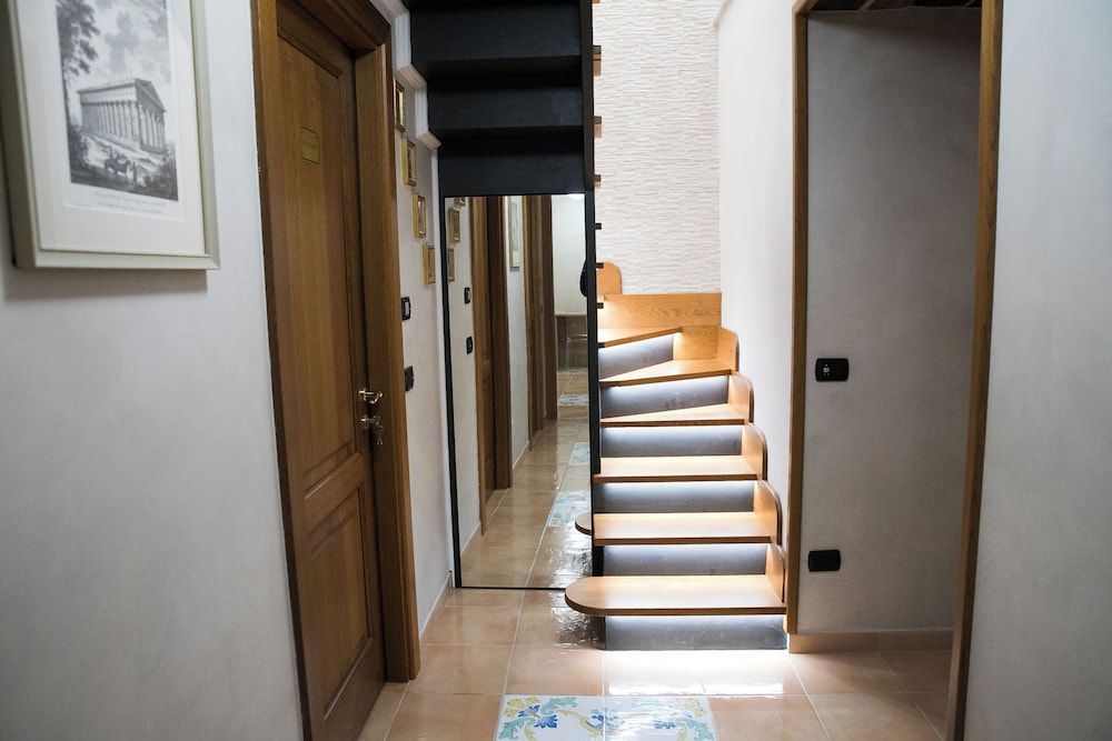 Vittoria Guest House Salerno 2
