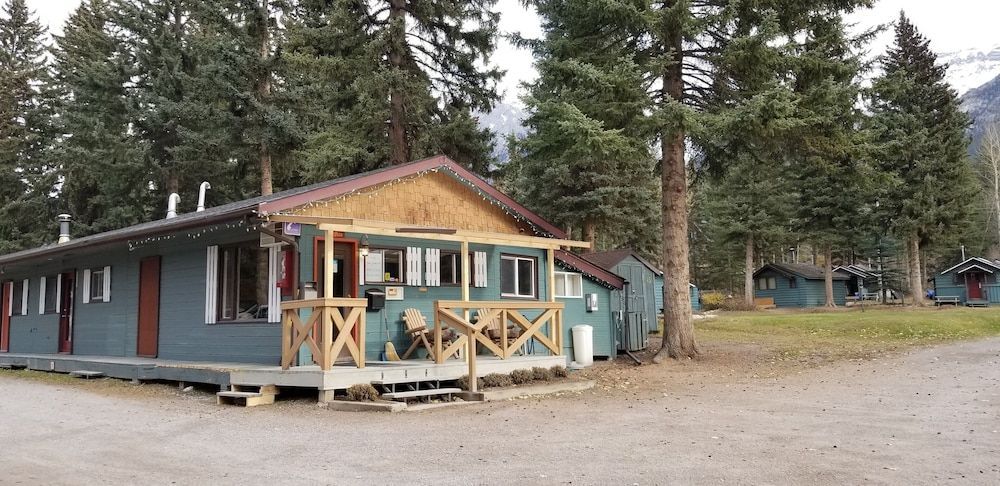 Rundle Chalets 1