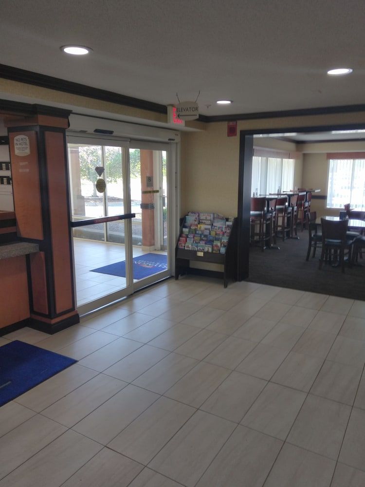 Baymont by Wyndham Madison Heights Detroit Area 1