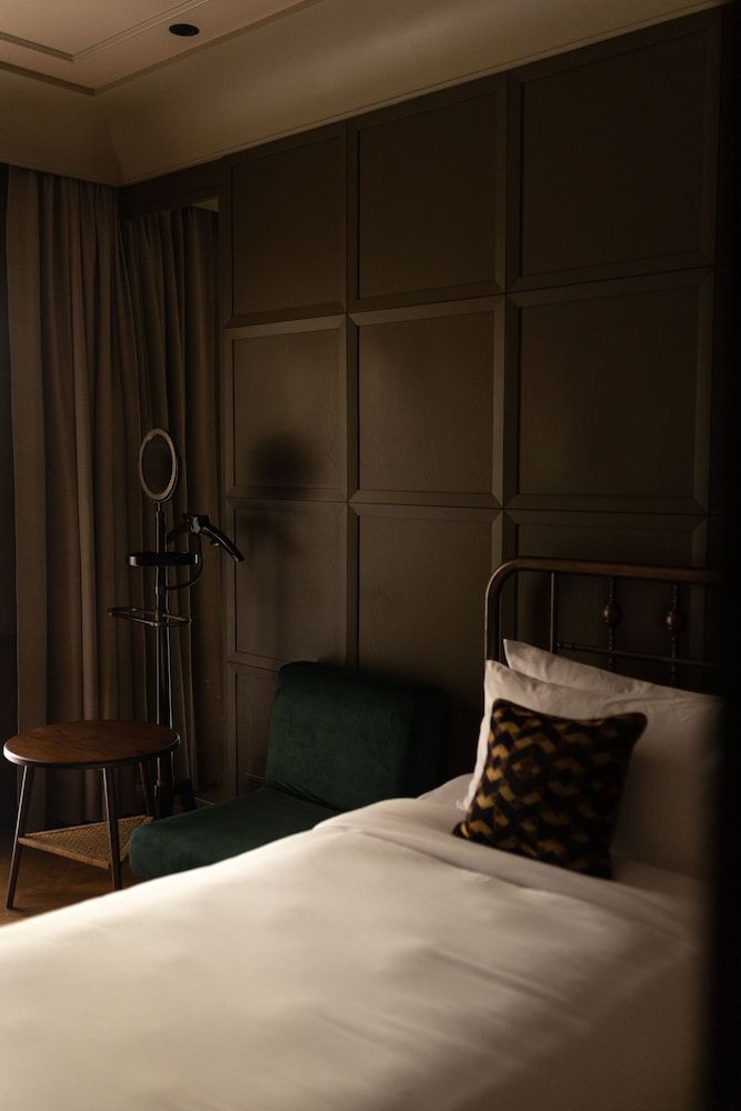 Hotel Verdigris 2